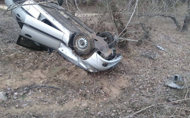 В Запорожской области легковушка слетела в кювет и оказалась на крыше (ФОТО) Фото № 1 В Запорожской области легковушка слетела в кювет и оказалась на крыше (ФОТО) Фото № 1