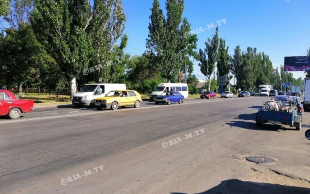 Дороги на запорожские курорты перегружены, люди стоят в пробках (ФОТО, ВИДЕО) Фото № 0 Дороги на запорожские курорты перегружены, люди стоят в пробках (ФОТО, ВИДЕО) Фото № 0