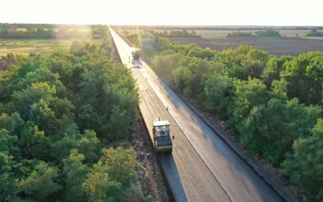 На трассе Запорожье-Мариуполь автодорожники работают круглосуточно (ФОТО, ВИДЕО) Фото № 2 На трассе Запорожье-Мариуполь автодорожники работают круглосуточно (ФОТО, ВИДЕО) Фото № 2