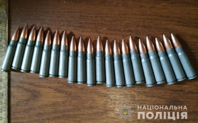 Под Запорожьем остановили автомобиль с гранатой (ФОТО) Фото № 1 Под Запорожьем остановили автомобиль с гранатой (ФОТО) Фото № 1