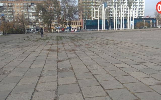 В центре Запорожья рушится плитка (ФОТО) Фото № 18 В центре Запорожья рушится плитка (ФОТО) Фото № 18