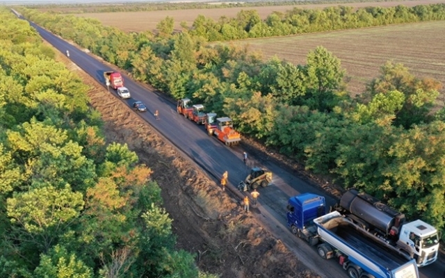 На трассе Запорожье-Мариуполь автодорожники работают круглосуточно (ФОТО, ВИДЕО) Фото № 7 На трассе Запорожье-Мариуполь автодорожники работают круглосуточно (ФОТО, ВИДЕО) Фото № 7