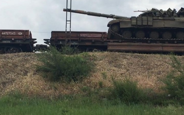 По Запорожью шел состав, полный военной техники (ВИДЕО) Фото № 0 По Запорожью шел состав, полный военной техники (ВИДЕО) Фото № 0