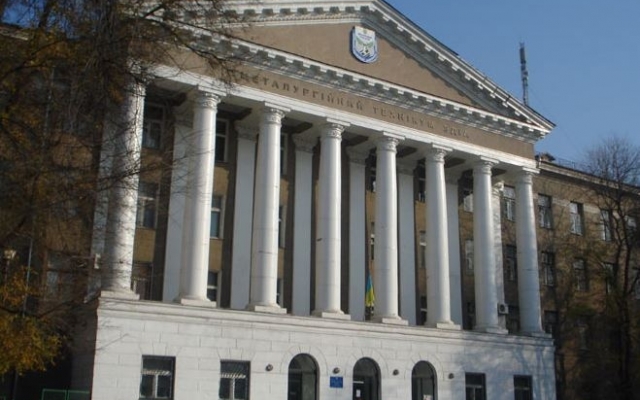 В здании запорожского коледжа функционировало СТО Фото № 0 В здании запорожского коледжа функционировало СТО Фото № 0