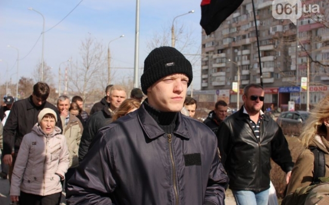 В Запорожье состоялось шествие памяти погибшего военного Фото № 3 В Запорожье состоялось шествие памяти погибшего военного Фото № 3