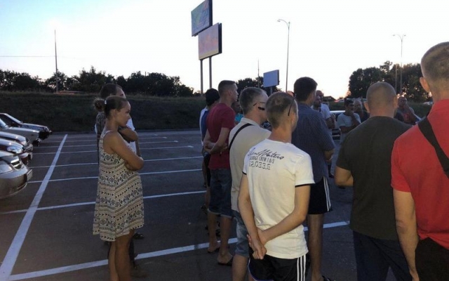 На запорожском курорте почтили память убитого таксиста (ФОТО) Фото № 4 На запорожском курорте почтили память убитого таксиста (ФОТО) Фото № 4