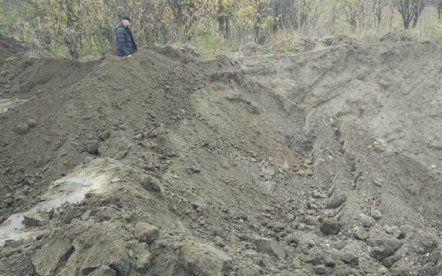 Под Запорожьем депутат «крышует» кражу общественного достояния (ФОТО, ВИДЕО) Фото № 2 Под Запорожьем депутат «крышует» кражу общественного достояния (ФОТО, ВИДЕО) Фото № 2