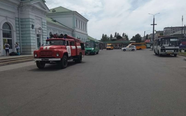 В Запорожской области оцепили вокзал Фото № 0 В Запорожской области оцепили вокзал Фото № 0
