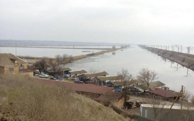 Водолазы вытащили тело пропавшего рыбака Фото № 0 Водолазы вытащили тело пропавшего рыбака Фото № 0