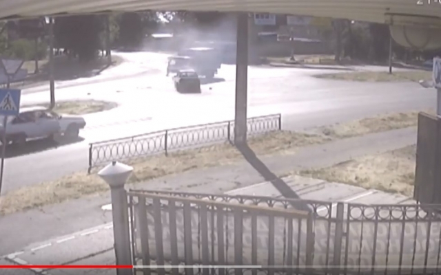 Опубликовано видео страшной аварии с пострадавшими (ВИДЕО) Фото № 1 Опубликовано видео страшной аварии с пострадавшими (ВИДЕО) Фото № 1