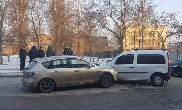 В сети появилось видео лобового столкновения В сети появилось видео лобового столкновения