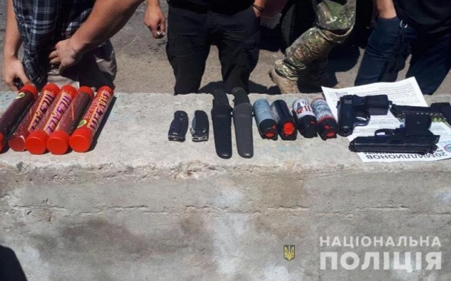 В Запорожской области остановили автомобиль с оружием Фото № 0 В Запорожской области остановили автомобиль с оружием Фото № 0