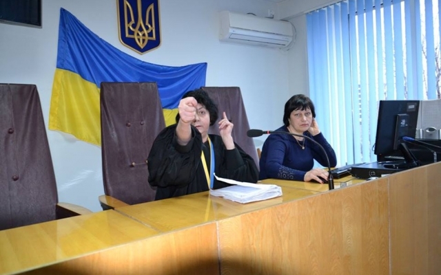 Курьезы: Под Запорожьем судья показала Курьезы: Под Запорожьем судья показала