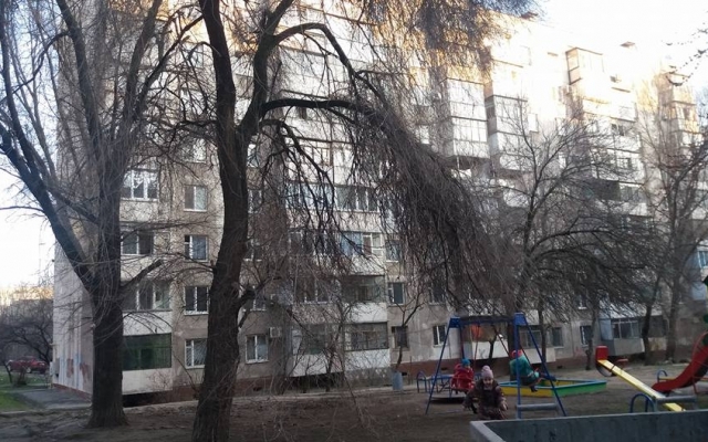 На детской площадке около дома на Запорожской детям угрожает опасность: жильцы бьют тревогу (ФОТО) Фото № 0 На детской площадке около дома на Запорожской детям угрожает опасность: жильцы бьют тревогу (ФОТО) Фото № 0
