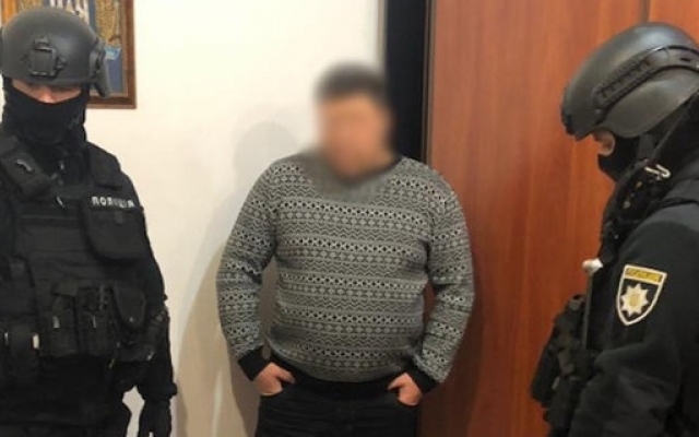 Начальник полиции в Запорожской области принуждал подчиненного вымогать деньги (ФОТО) Фото № 0 Начальник полиции в Запорожской области принуждал подчиненного вымогать деньги (ФОТО) Фото № 0