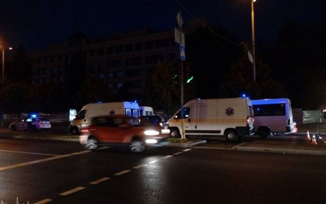 Час назад в Запорожье произошло тройное ДТП с участием маршрутки (ФОТО) Фото № 1 Час назад в Запорожье произошло тройное ДТП с участием маршрутки (ФОТО) Фото № 1