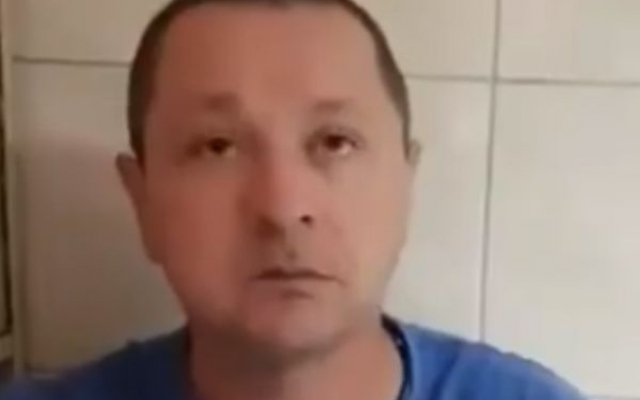 За водителя запорожской маршрутки, который оскорблял АТОшевца в вышиванке, взялась полиция (ВИДЕО) Фото № 0 За водителя запорожской маршрутки, который оскорблял АТОшевца в вышиванке, взялась полиция (ВИДЕО) Фото № 0