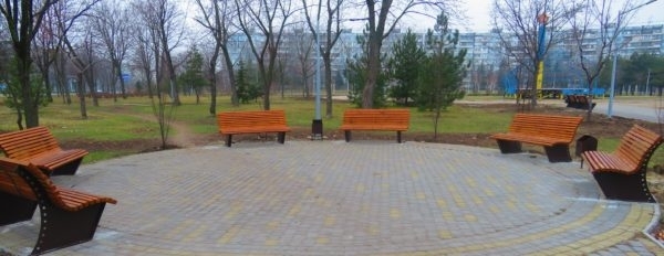 Запорожцы привели в порядок парк, который изувечили местные вандалы (ФОТО) Фото № 2 Запорожцы привели в порядок парк, который изувечили местные вандалы (ФОТО) Фото № 2