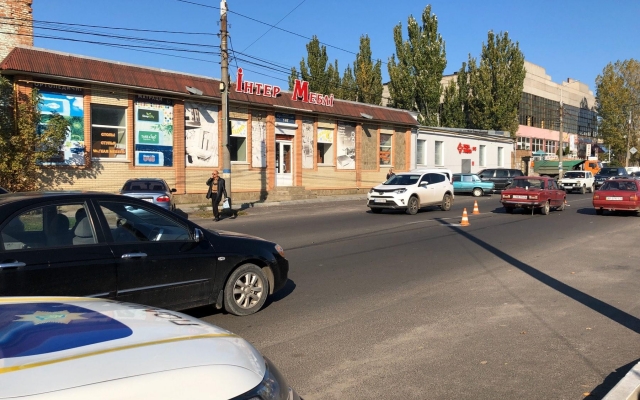 ДТП в Бердянске: велосипедист выехал на встречную полосу (ФОТО) Фото № 3 ДТП в Бердянске: велосипедист выехал на встречную полосу (ФОТО) Фото № 3