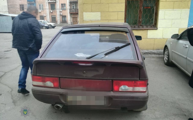 У нерадивого отца конфисковали автомобиль Фото № 0 У нерадивого отца конфисковали автомобиль Фото № 0