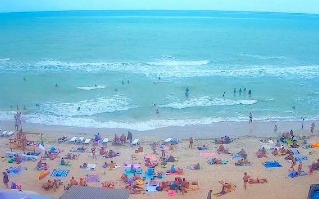 Шторм не пугает отдыхающих на запорожском курорте (ФОТО) Фото № 0 Шторм не пугает отдыхающих на запорожском курорте (ФОТО) Фото № 0
