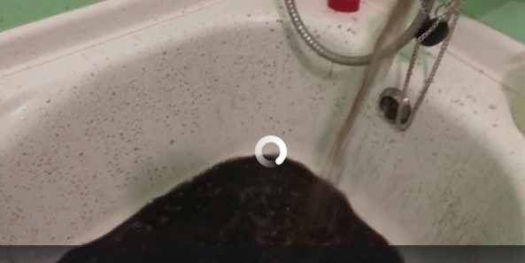 В одном из микрорайонов Запорожья из крана потекла черная вода (ВИДЕО) Фото № 0 В одном из микрорайонов Запорожья из крана потекла черная вода (ВИДЕО) Фото № 0