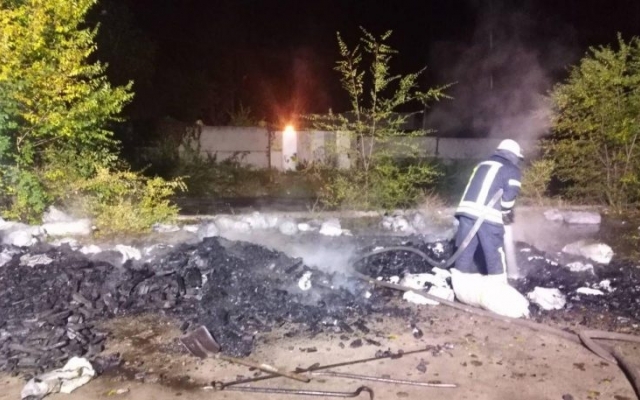 В Запорожье сгорел грузовой автомобиль В Запорожье сгорел грузовой автомобиль