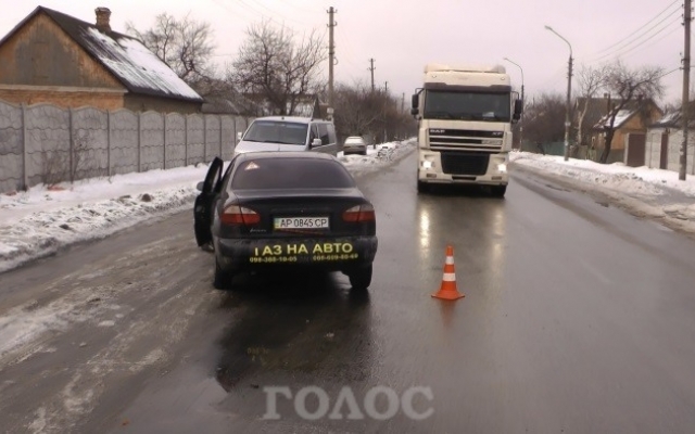 В сети появились фото аварии в Шевченковском микрорайоне Фото № 3 В сети появились фото аварии в Шевченковском микрорайоне Фото № 3