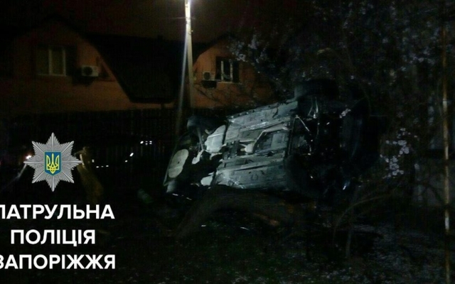 Смотрите: в Запорожье серьезное ДТП, авто перевернулось Фото № 0 Смотрите: в Запорожье серьезное ДТП, авто перевернулось Фото № 0