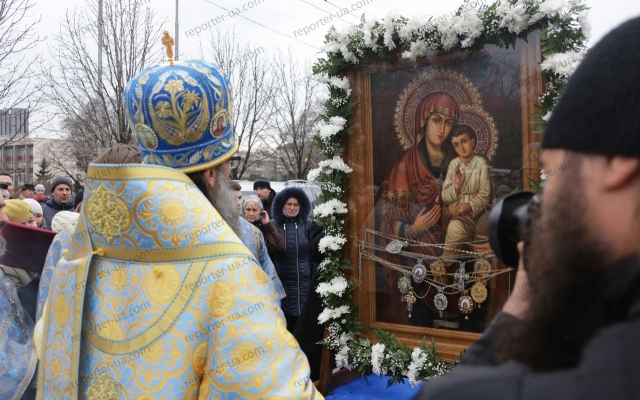 Запорожцам показали видео крестного хода с высоты Фото № 0 Запорожцам показали видео крестного хода с высоты Фото № 0