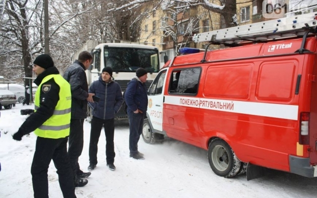 В Запорожье мусоровоз насмерть переехал женщину Фото № 0 В Запорожье мусоровоз насмерть переехал женщину Фото № 0