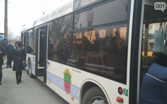 В Запорожье на час задержали выход на маршрут новых автобусов: Чиновники ждали журналистов TV5 (ФОТО) Фото № 1 В Запорожье на час задержали выход на маршрут новых автобусов: Чиновники ждали журналистов TV5 (ФОТО) Фото № 1