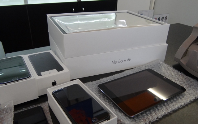 Прокуратура утверждает, что обнаружила канал поставки контрабандного Apple в Запорожье Фото № 2 Прокуратура утверждает, что обнаружила канал поставки контрабандного Apple в Запорожье Фото № 2