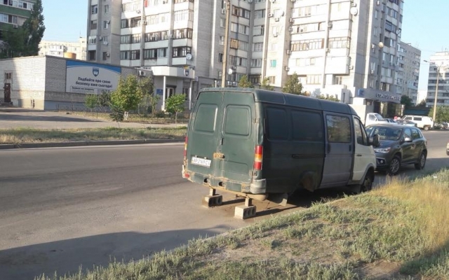 Курьезы: В Запорожье напротив полиции Курьезы: В Запорожье напротив полиции