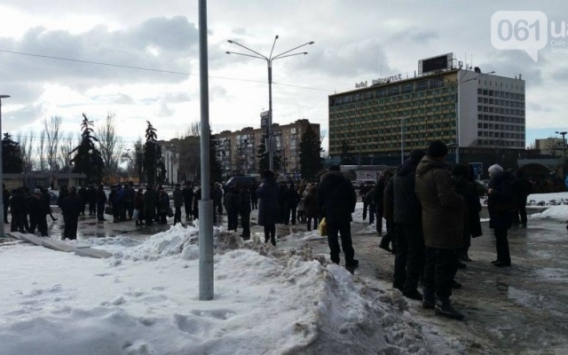 Смотрите: под Запорожской ОГА митингуют предприниматели Фото № 0 Смотрите: под Запорожской ОГА митингуют предприниматели Фото № 0