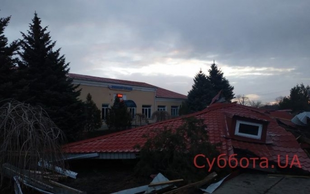 В Запорожской области из-за сильного ветра произошло ЧП (ФОТО) Фото № 0 В Запорожской области из-за сильного ветра произошло ЧП (ФОТО) Фото № 0