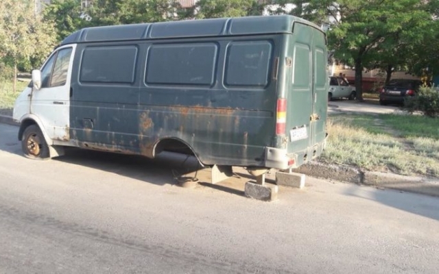 Курьезы: В Запорожье напротив полиции Курьезы: В Запорожье напротив полиции