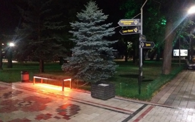 В Запорожской области появилась светящаяся лавочка (ФОТО) Фото № 1 В Запорожской области появилась светящаяся лавочка (ФОТО) Фото № 1
