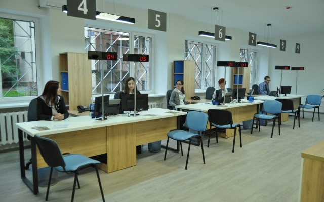 В Запорожье катастрофически не хватает сотрудников в ЦНАПах Фото № 1 В Запорожье катастрофически не хватает сотрудников в ЦНАПах Фото № 1