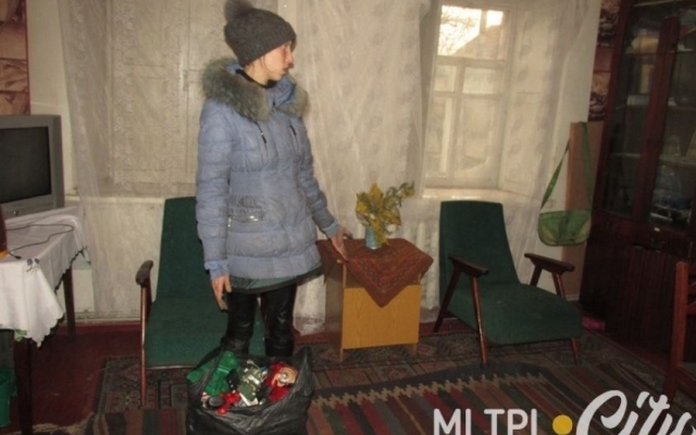 В Запорожской области семья, в которой ребенок питался сырой картошкой, показала свой дом (ФОТО, ВИДЕО) Фото № 7 В Запорожской области семья, в которой ребенок питался сырой картошкой, показала свой дом (ФОТО, ВИДЕО) Фото № 7