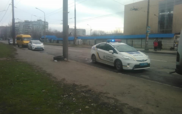 В Запорожье маршрутчик вызвал полицию, потому что не хотел везти школьника (ФОТО) Фото № 1 В Запорожье маршрутчик вызвал полицию, потому что не хотел везти школьника (ФОТО) Фото № 1