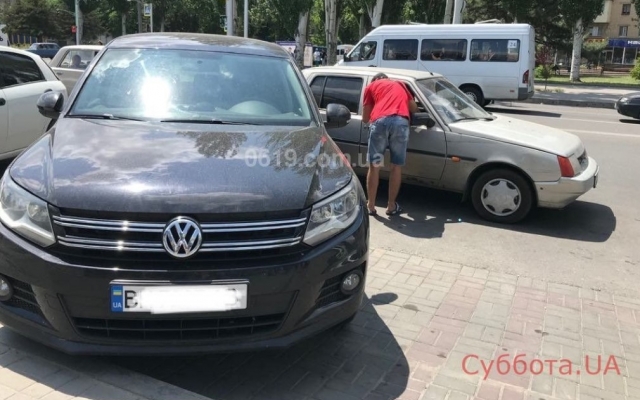 В Запорожской области на главном проспекте ДТП (ФОТО) Фото № 1 В Запорожской области на главном проспекте ДТП (ФОТО) Фото № 1