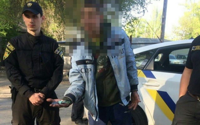 Стали известны подробности ограбления в маршрутке на Кичкасе (ФОТО) Фото № 1 Стали известны подробности ограбления в маршрутке на Кичкасе (ФОТО) Фото № 1