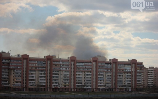 Смотрите: в Запорожье на Песках крупный пожар Фото № 1 Смотрите: в Запорожье на Песках крупный пожар Фото № 1
