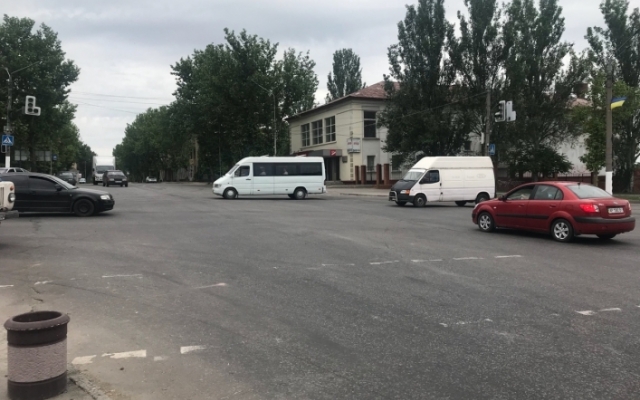 Виновник ночного ДТП нанес убытков на 100 тысяч гривен (ФОТО) Фото № 8 Виновник ночного ДТП нанес убытков на 100 тысяч гривен (ФОТО) Фото № 8
