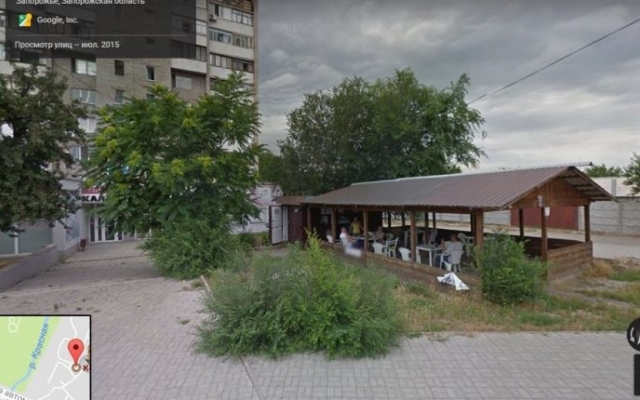 В Запорожье демонтируют незаконное летнее кафе (ФОТО) Фото № 1 В Запорожье демонтируют незаконное летнее кафе (ФОТО) Фото № 1