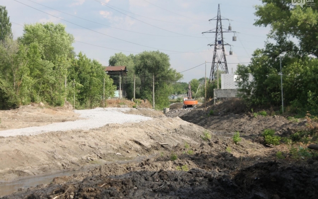 Как проходит многомиллионная расчистка русла речки на Верхней Хортице (ФОТО) Фото № 2 Как проходит многомиллионная расчистка русла речки на Верхней Хортице (ФОТО) Фото № 2