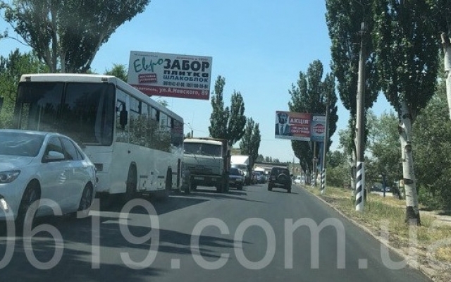 В Запорожье отдыхающие перед тем, как попасть на море вынуждены были отмучаться Фото № 0 В Запорожье отдыхающие перед тем, как попасть на море вынуждены были отмучаться Фото № 0