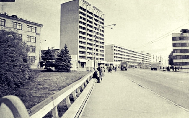 Как выглядела площадь Пушкина в 1975 году (ФОТО) Фото № 2 Как выглядела площадь Пушкина в 1975 году (ФОТО) Фото № 2