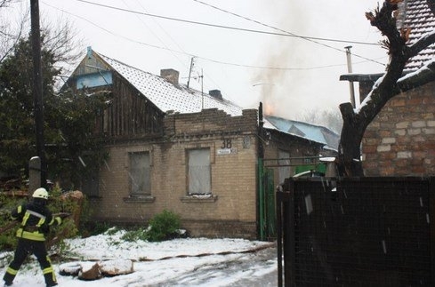 В Запорожье загорелась голубятня Фото № 2 В Запорожье загорелась голубятня Фото № 2